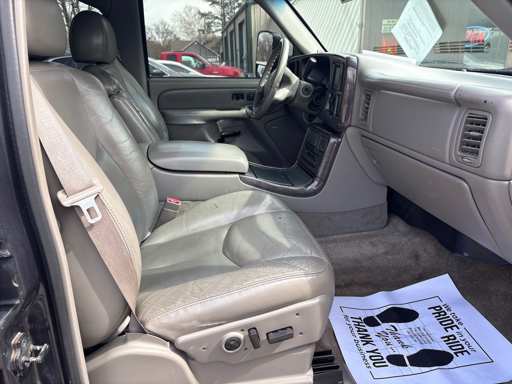 2003 GMC Yukon Image 4
