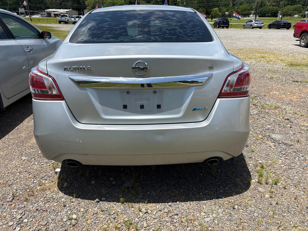 2013 Nissan Altima Image 4