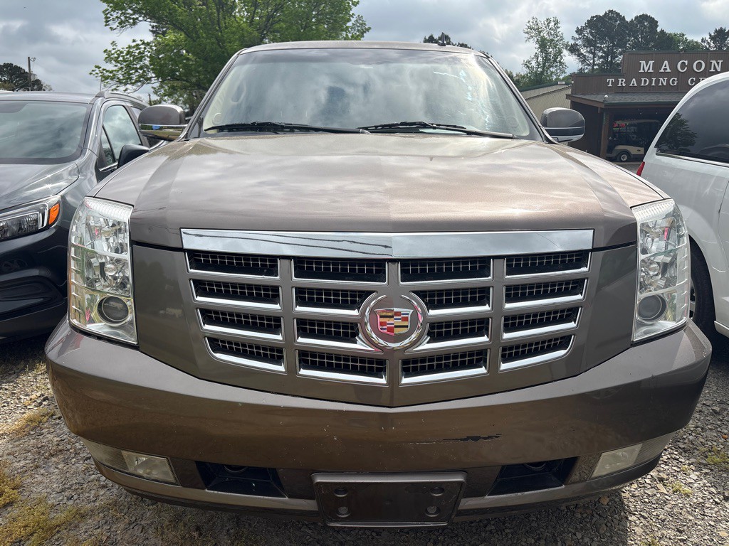 2013 Cadillac Escalade Image 2