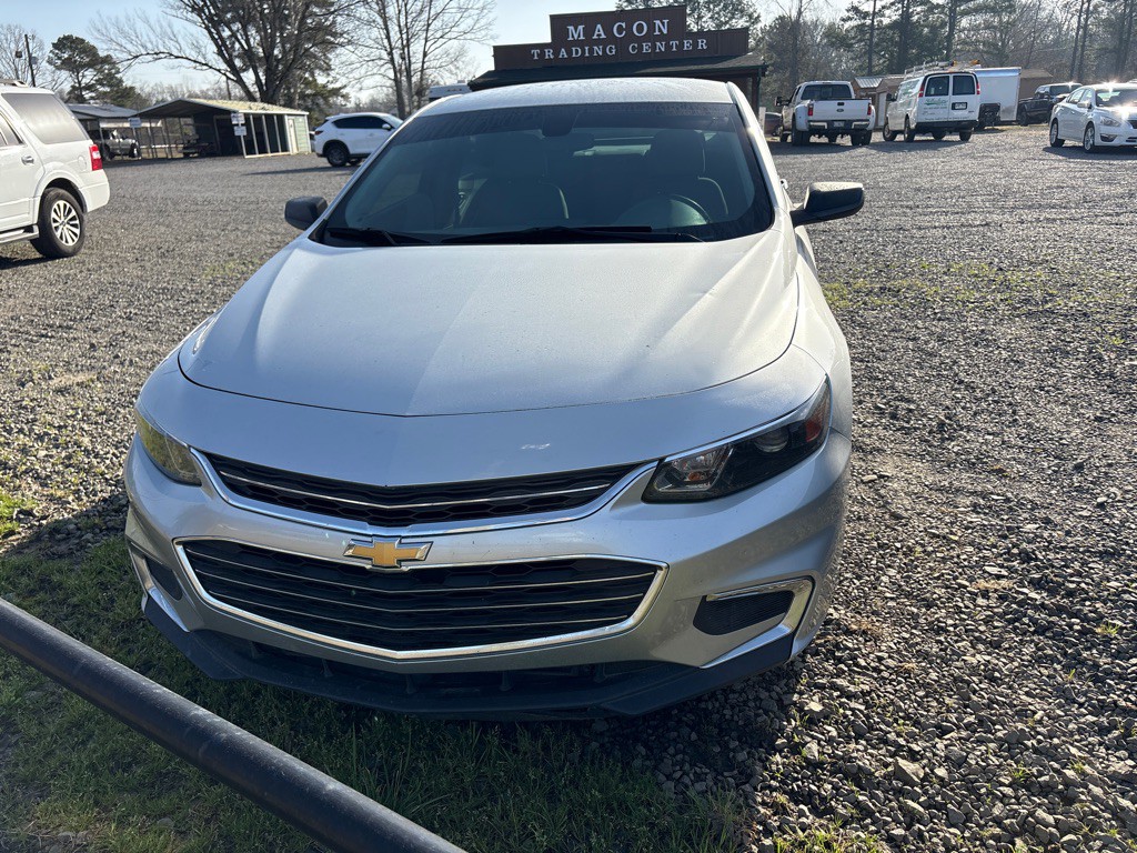2016 Chevrolet Malibu Image 1