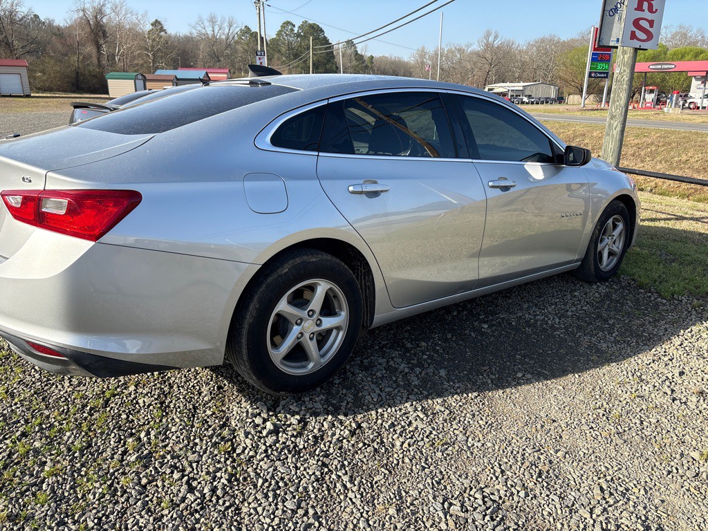 2016 Chevrolet Malibu Image 3