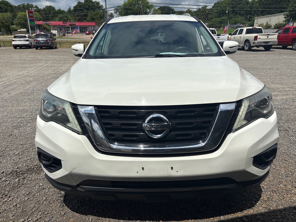 2018 Nissan Pathfinder Image 2