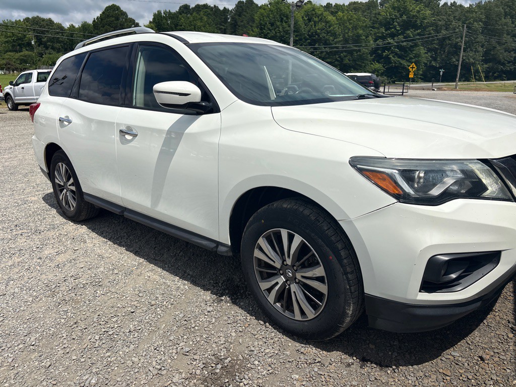 2018 Nissan Pathfinder Image 3