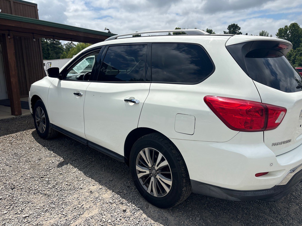 2018 Nissan Pathfinder Image 5