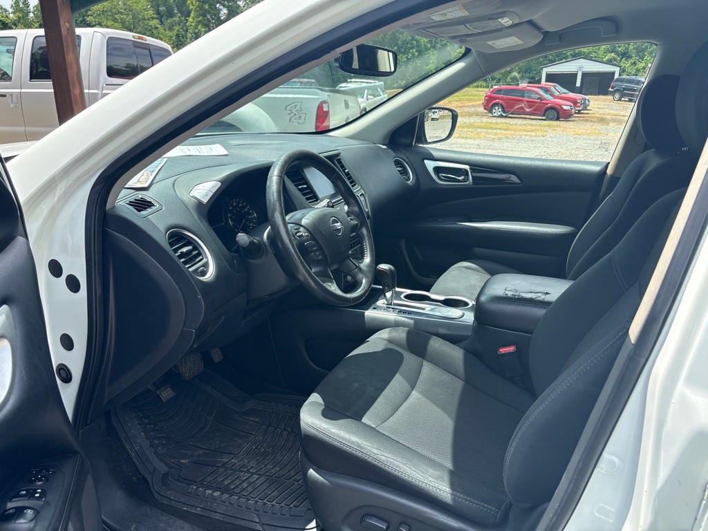 2018 Nissan Pathfinder Image 6