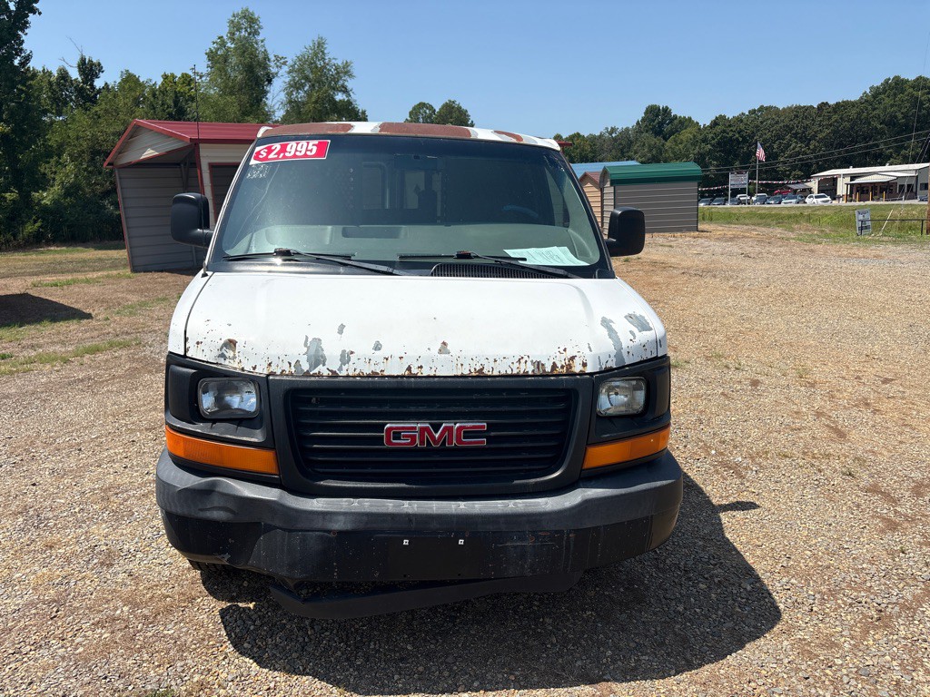 2004 GMC Savana Image 2