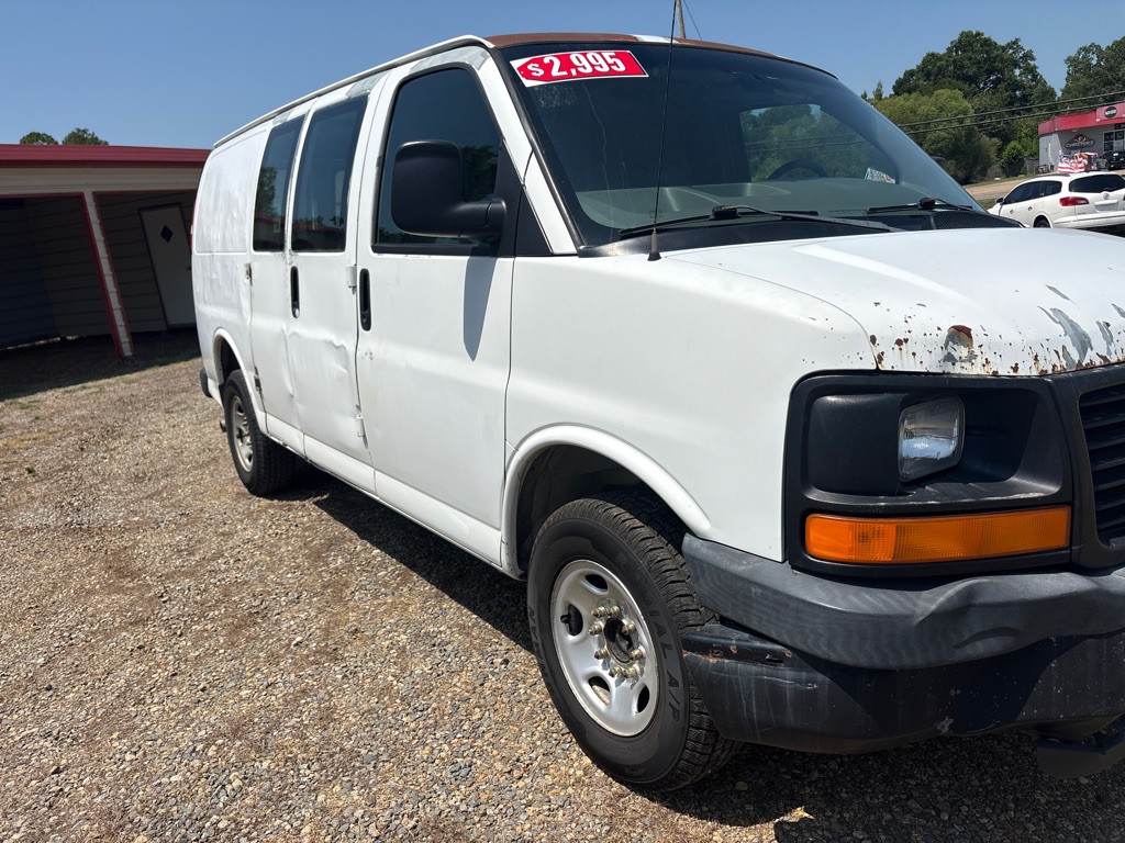 2004 GMC Savana Image 3