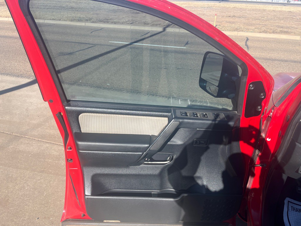 2008 Nissan Titan Image 5