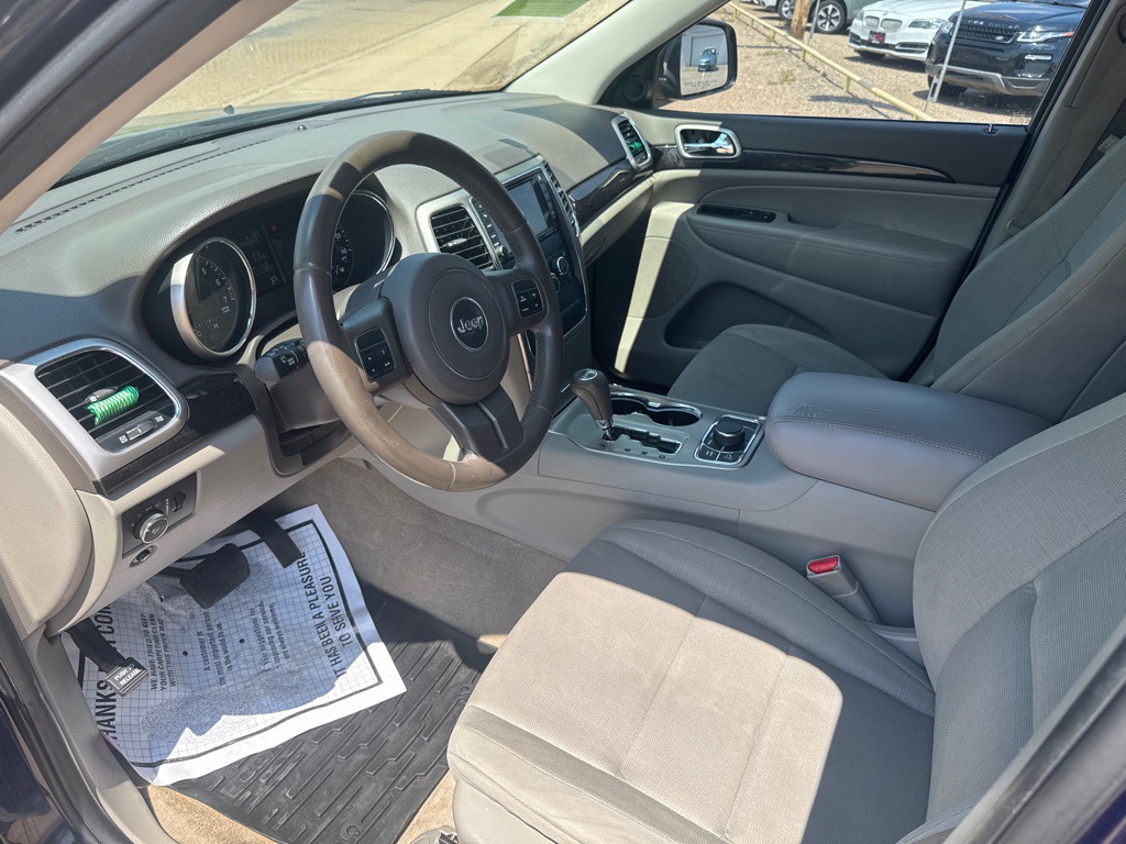 2012 Jeep Grand Cherokee Image 10