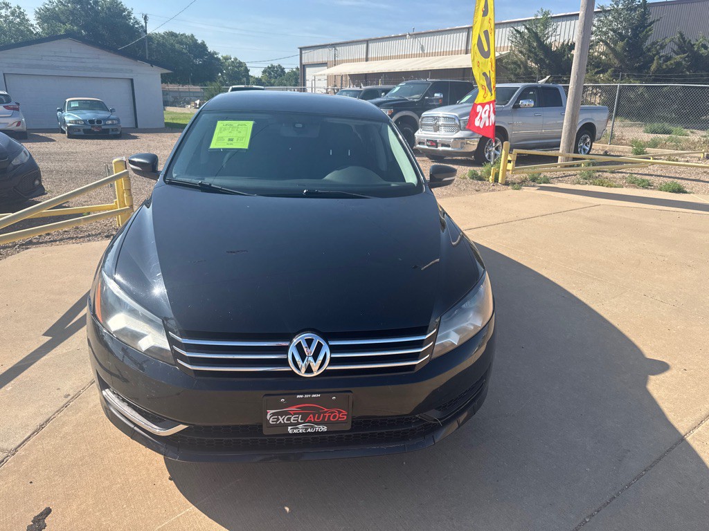 2015 Volkswagen Passat Image 2