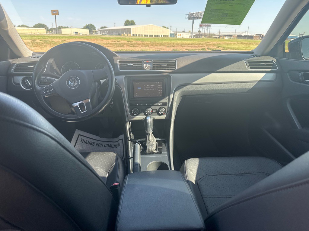2015 Volkswagen Passat Image 6