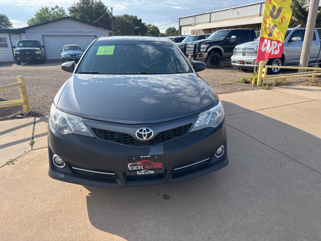 2014 Toyota Camry Image 2