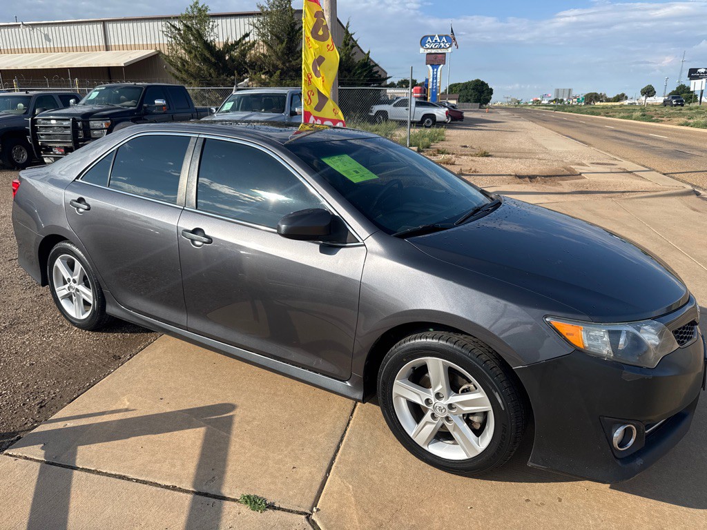 2014 Toyota Camry Image 3