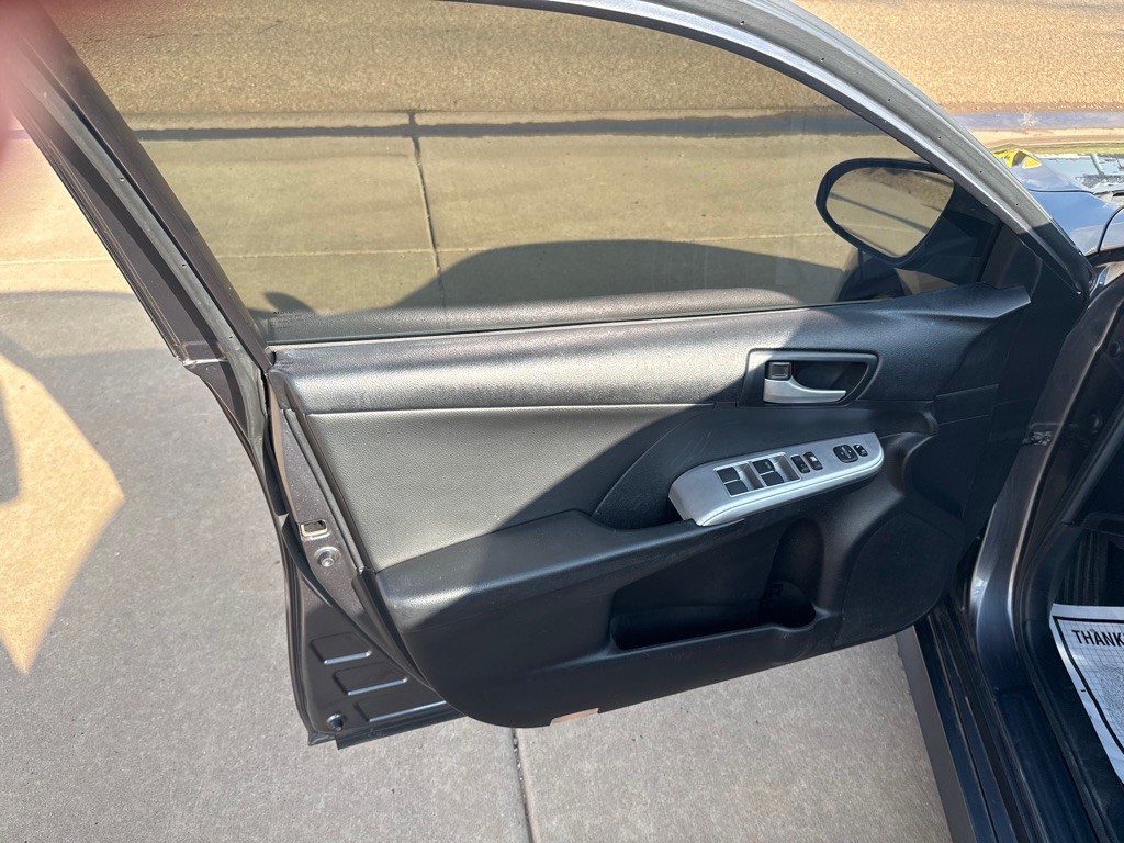 2014 Toyota Camry Image 7
