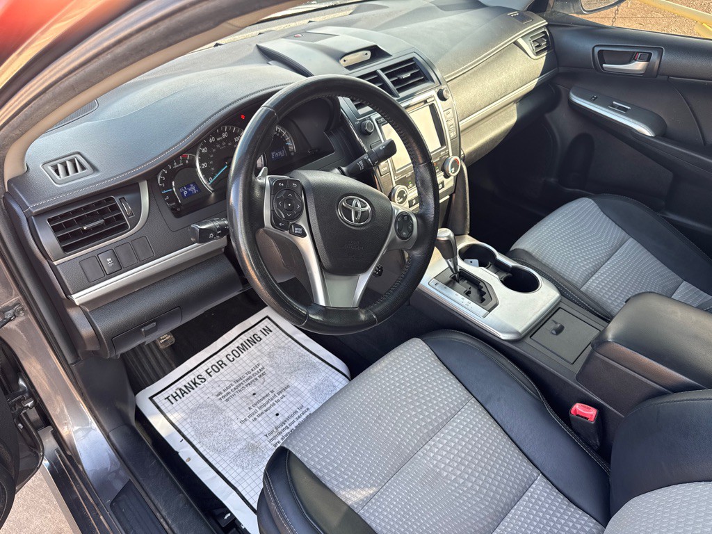 2014 Toyota Camry Image 8