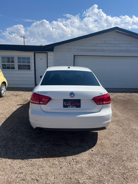 2014 Volkswagen Passat Image 4