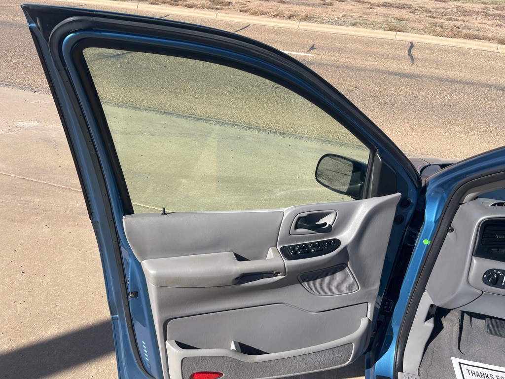 2003 Ford Windstar Image 5