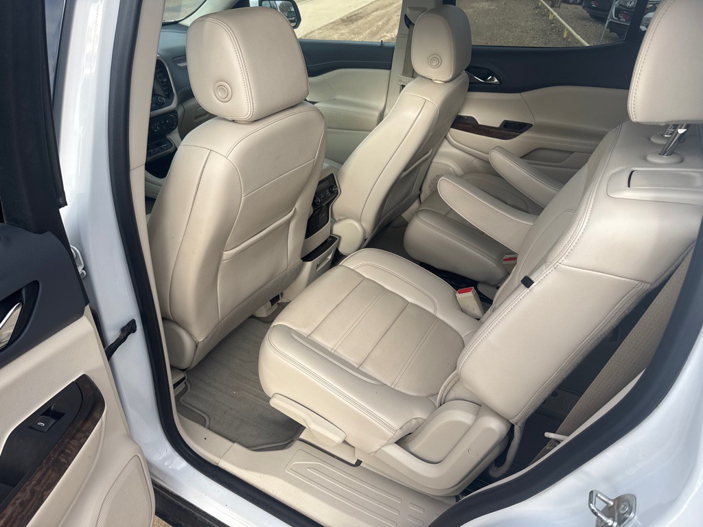 2020 GMC Acadia Image 6