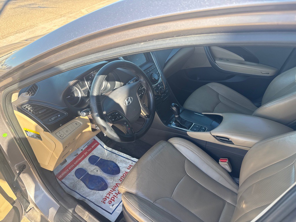 2012 Hyundai Azera Image 8