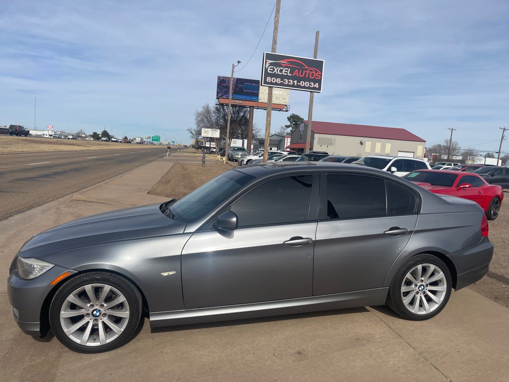 2011 BMW 3 Series Image 1