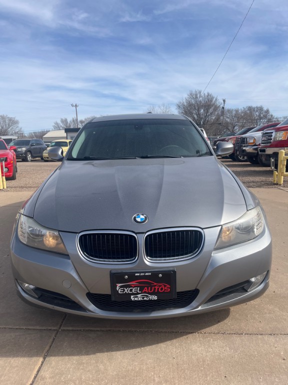 2011 BMW 3 Series Image 2