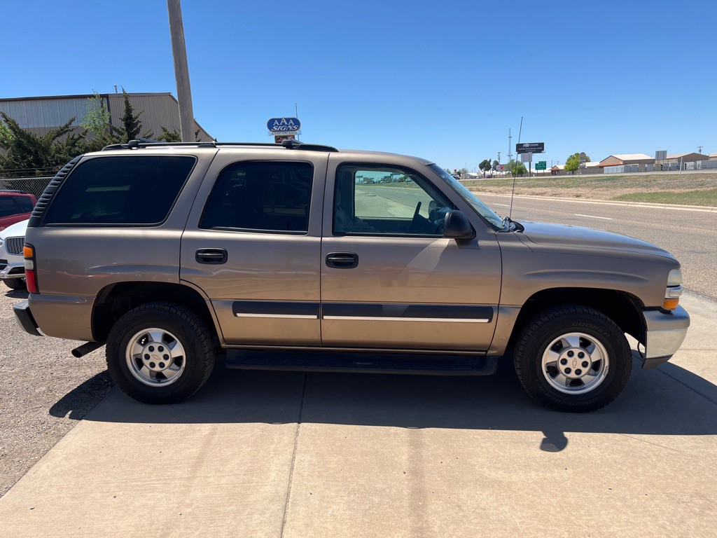 2004 Chevrolet Tahoe Image 3