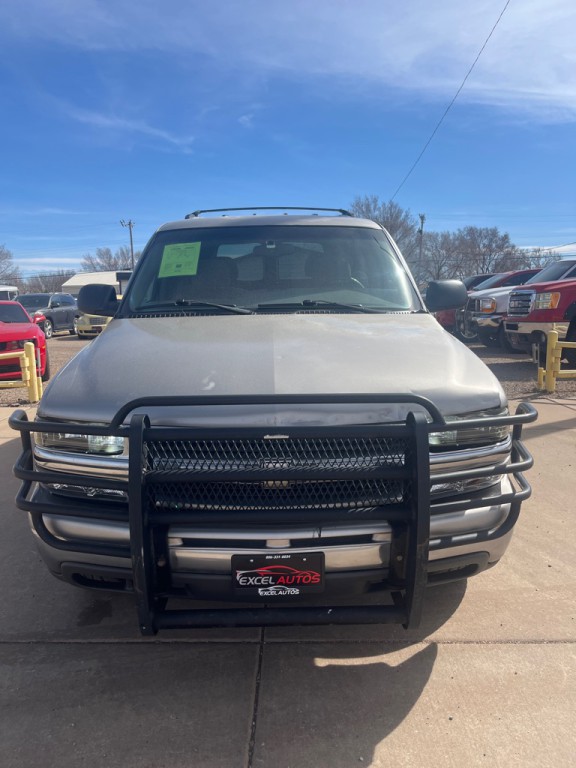 2000 Chevrolet Tahoe Image 2