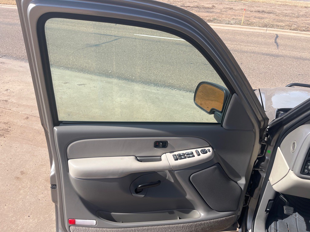 2000 Chevrolet Tahoe Image 5