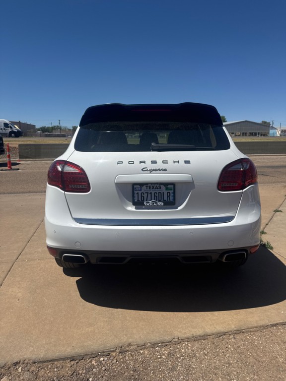 2012 Porsche Cayenne Image 2
