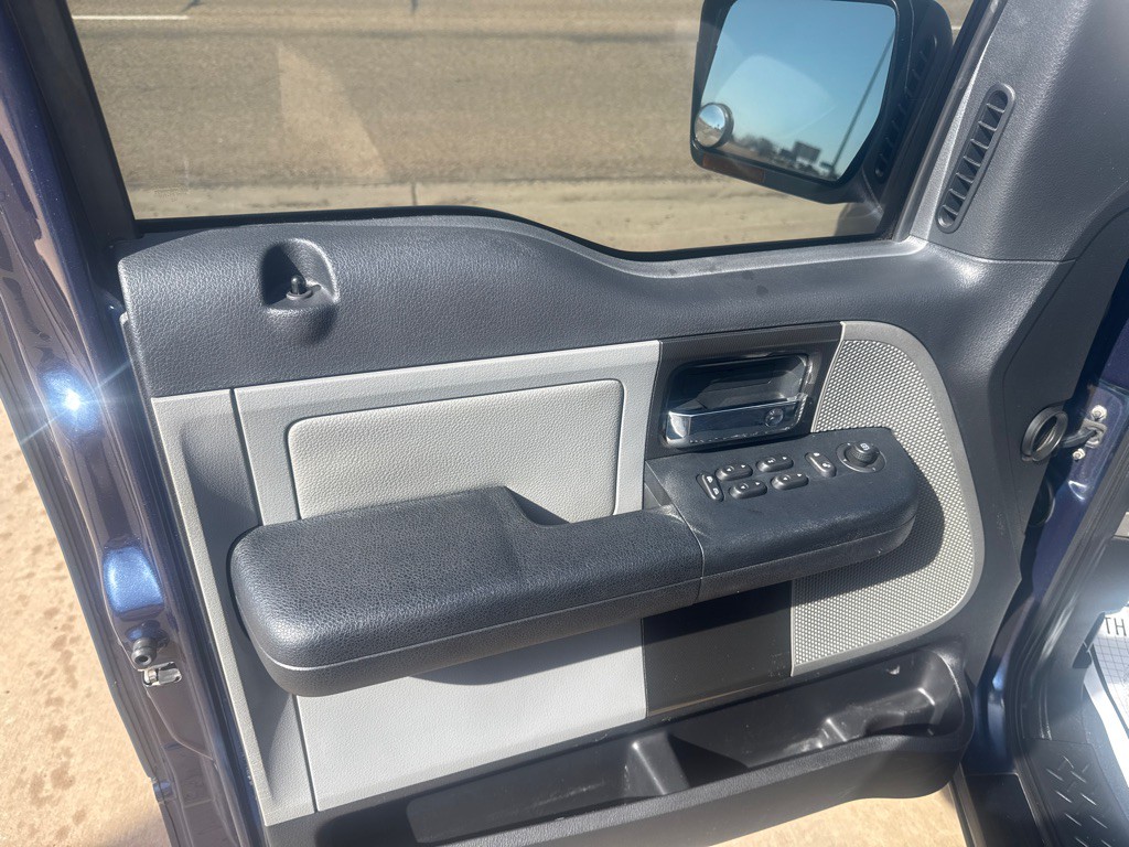 2004 Ford F-150 Image 8