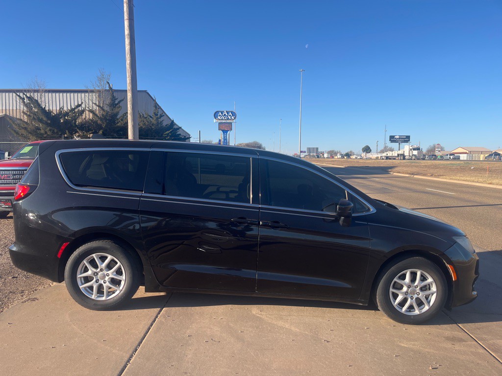 2017 Chrysler Pacifica Image 3