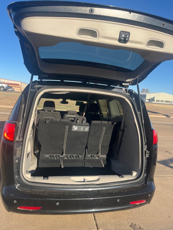 2017 Chrysler Pacifica Image 4