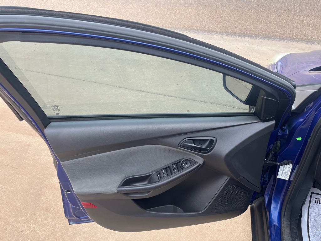 2012 Ford Focus Image 6