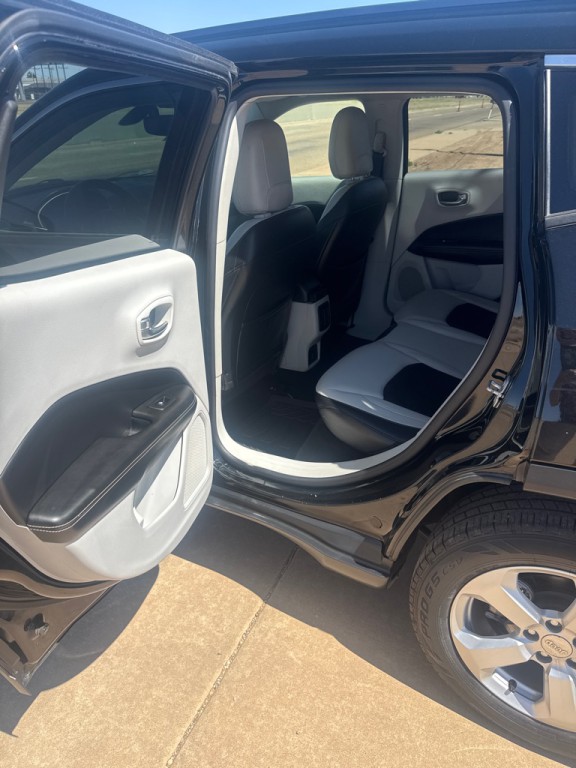 2017 Jeep Compass Image 4