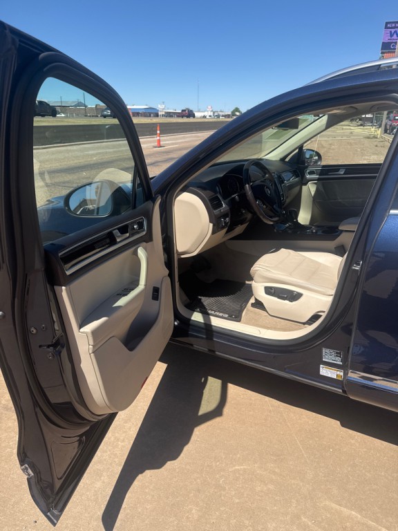 2014 Volkswagen Touareg Image 3