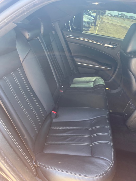 2018 Chrysler 300 Image 7
