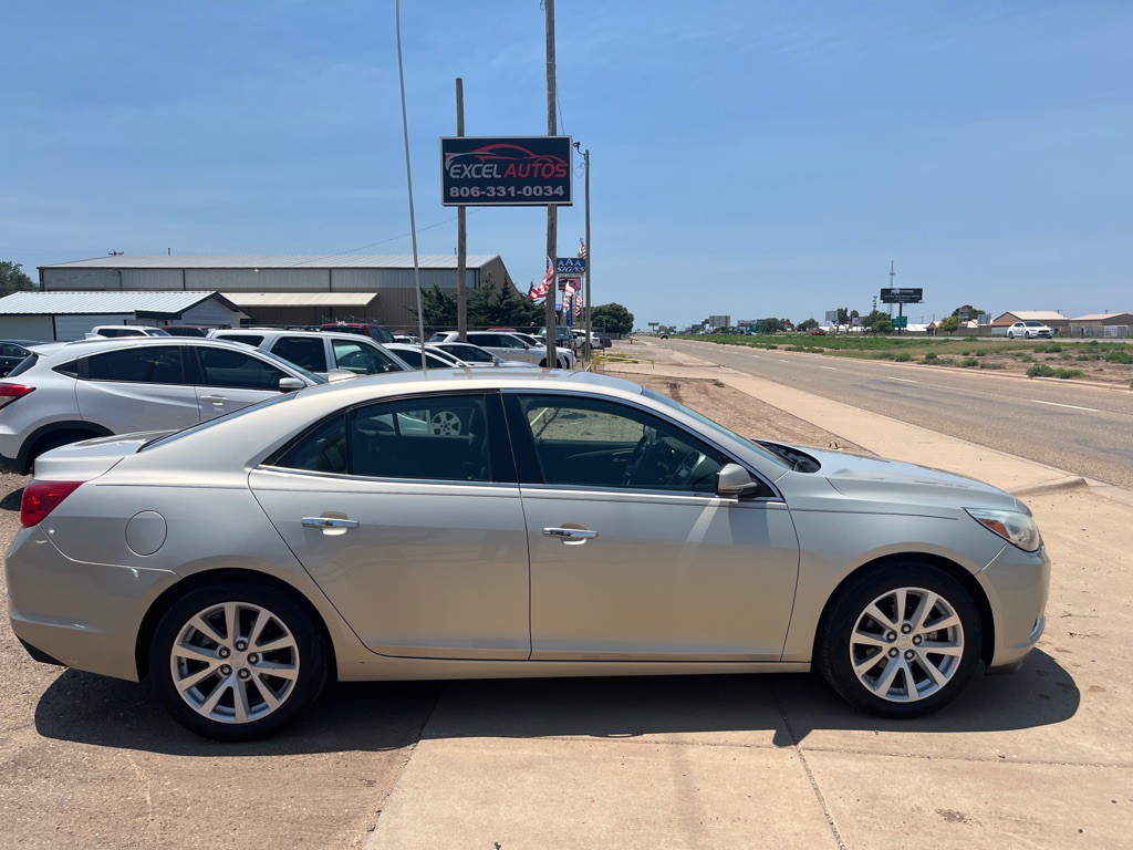 2014 Chevrolet Malibu Image 2