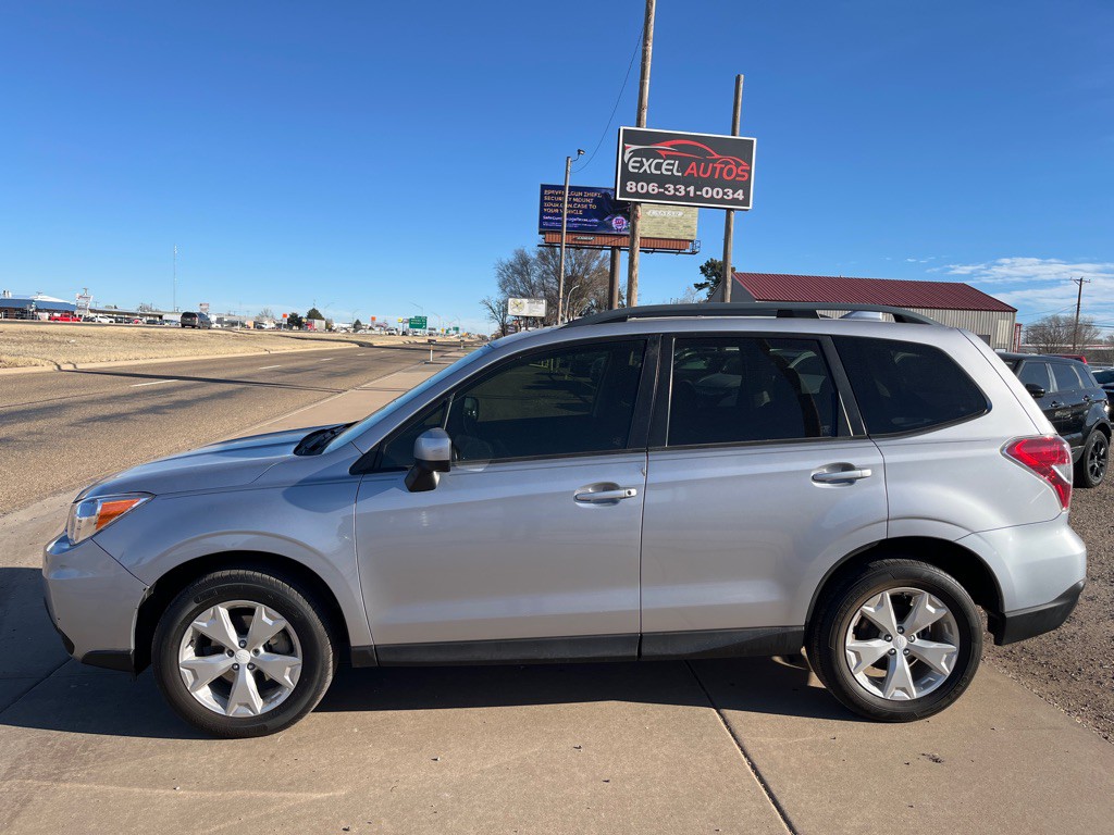 2016 Subaru Forester Image 1