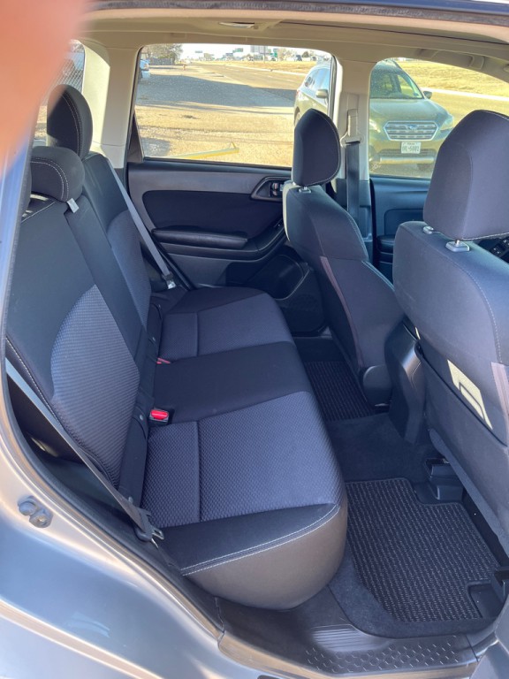 2016 Subaru Forester Image 5