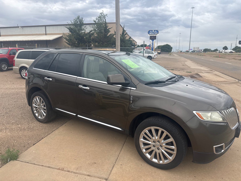 2011 Lincoln MKX Image 3