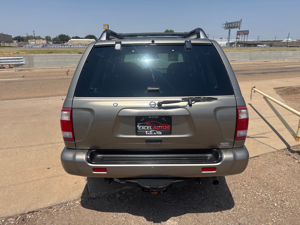 2004 Nissan Pathfinder Image 4