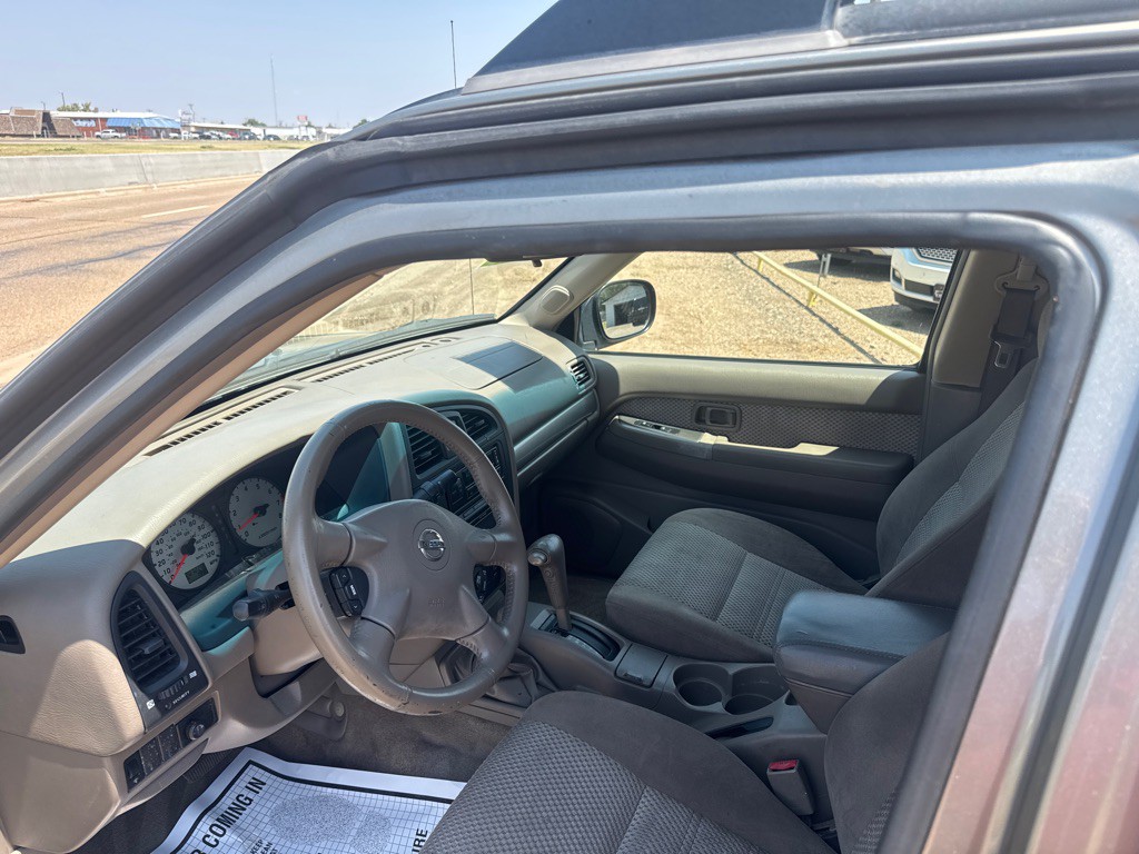 2004 Nissan Pathfinder Image 8