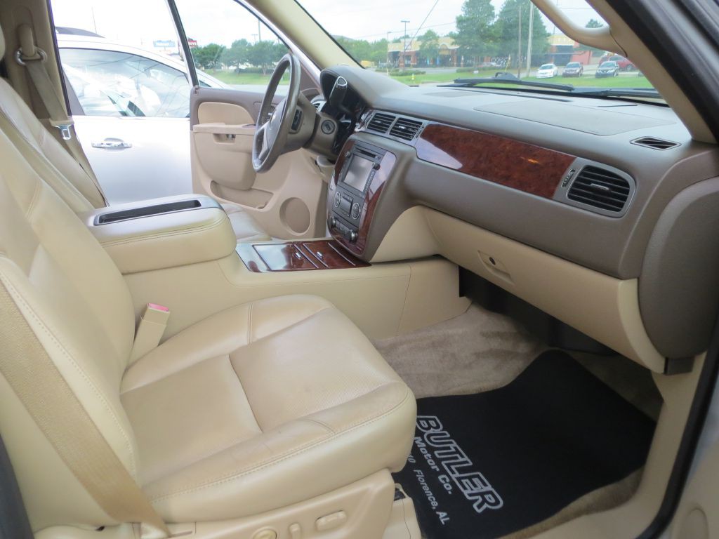 2012 Chevrolet Suburban Image 8