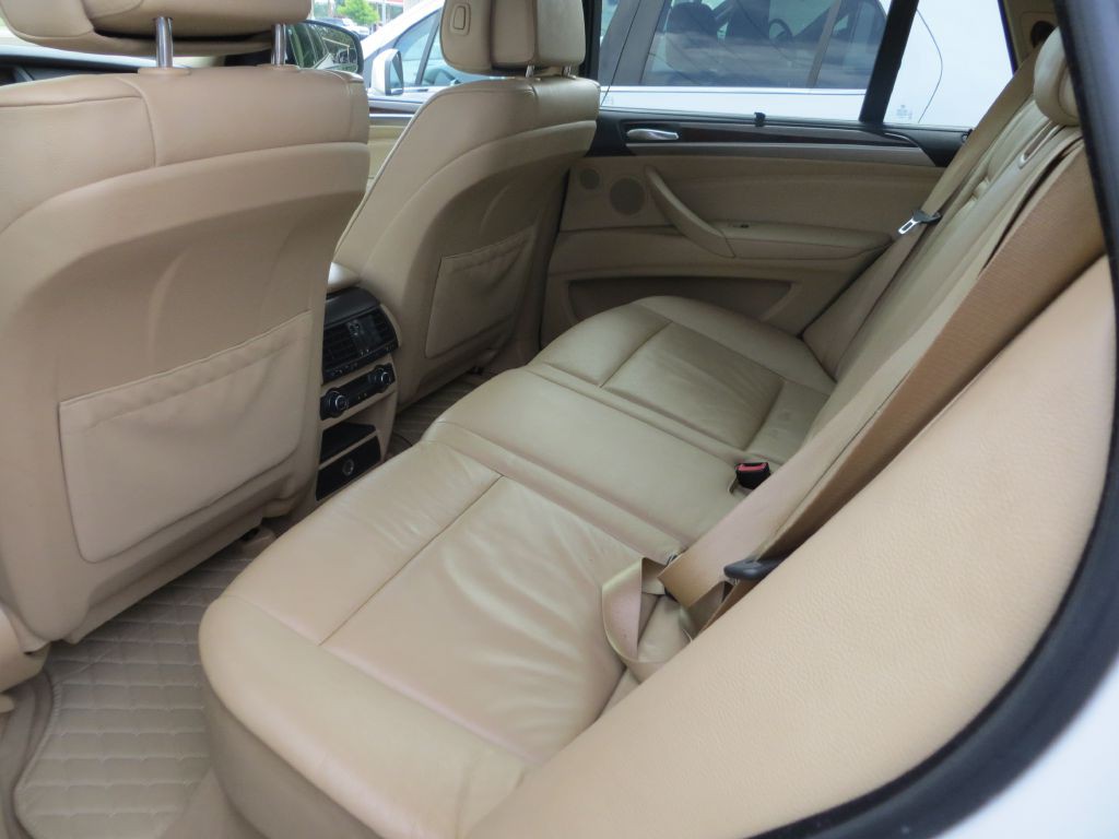 2008 BMW X5 Image 9