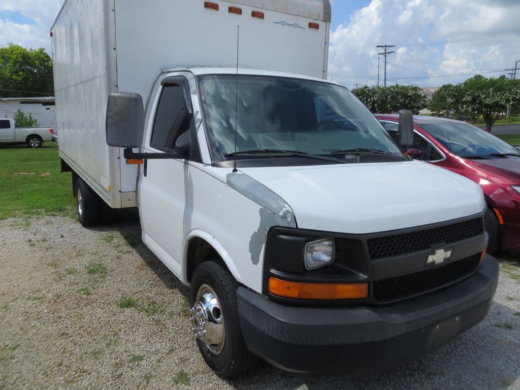 2006 Chevrolet Express Image 3