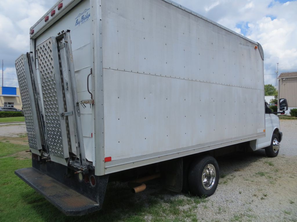 2006 Chevrolet Express Image 4