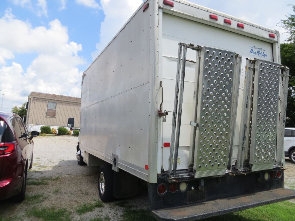 2006 Chevrolet Express Image 6