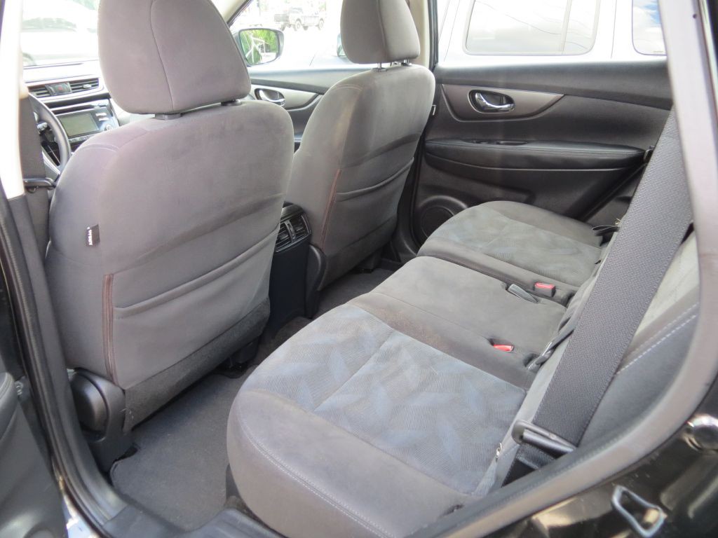 2016 Nissan Rogue Image 8