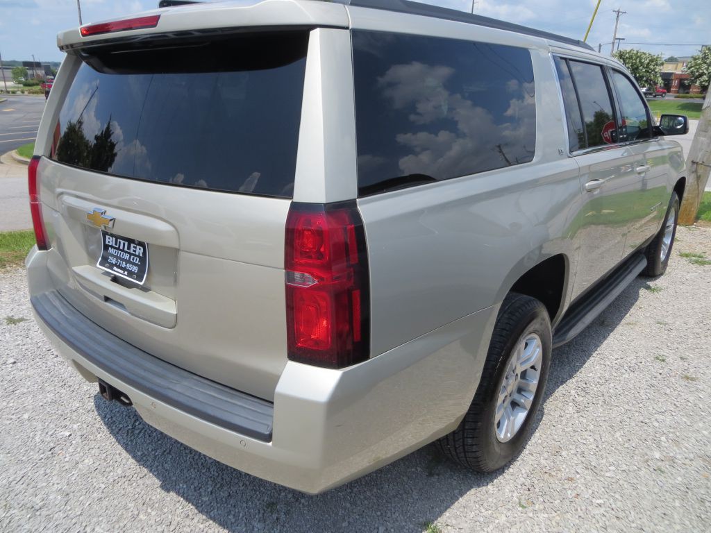 2016 Chevrolet Suburban Image 4
