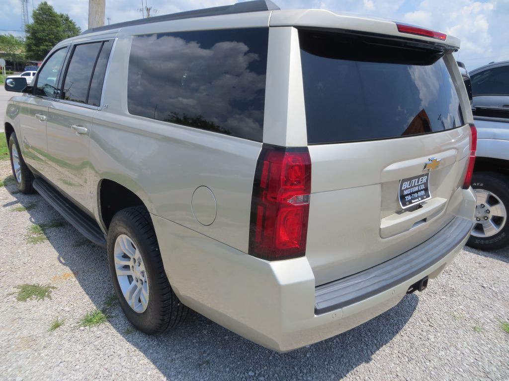 2016 Chevrolet Suburban Image 6